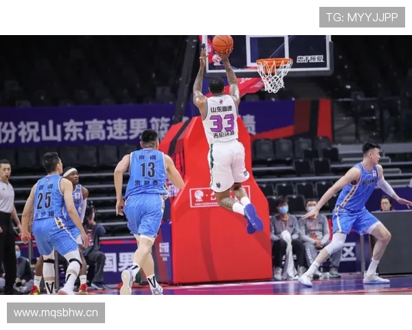 山东泰山控球优势仍在,压制力下滑问题逐步反映在比赛走势中 山东泰山控球优势仍在,压制力下滑问题逐步反映在比赛走势中