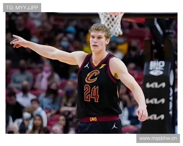 马尔卡宁三分成功率提升明显 拉开与队友关键时刻差距